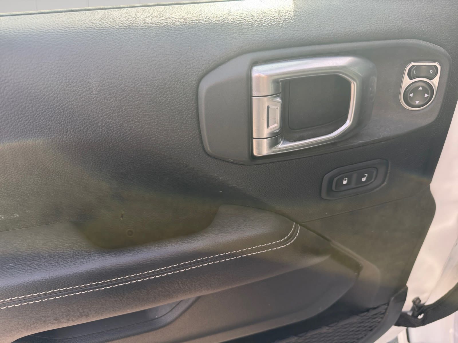 Photo 2019 Jeep Wrangler Unlimited Sahara #6
