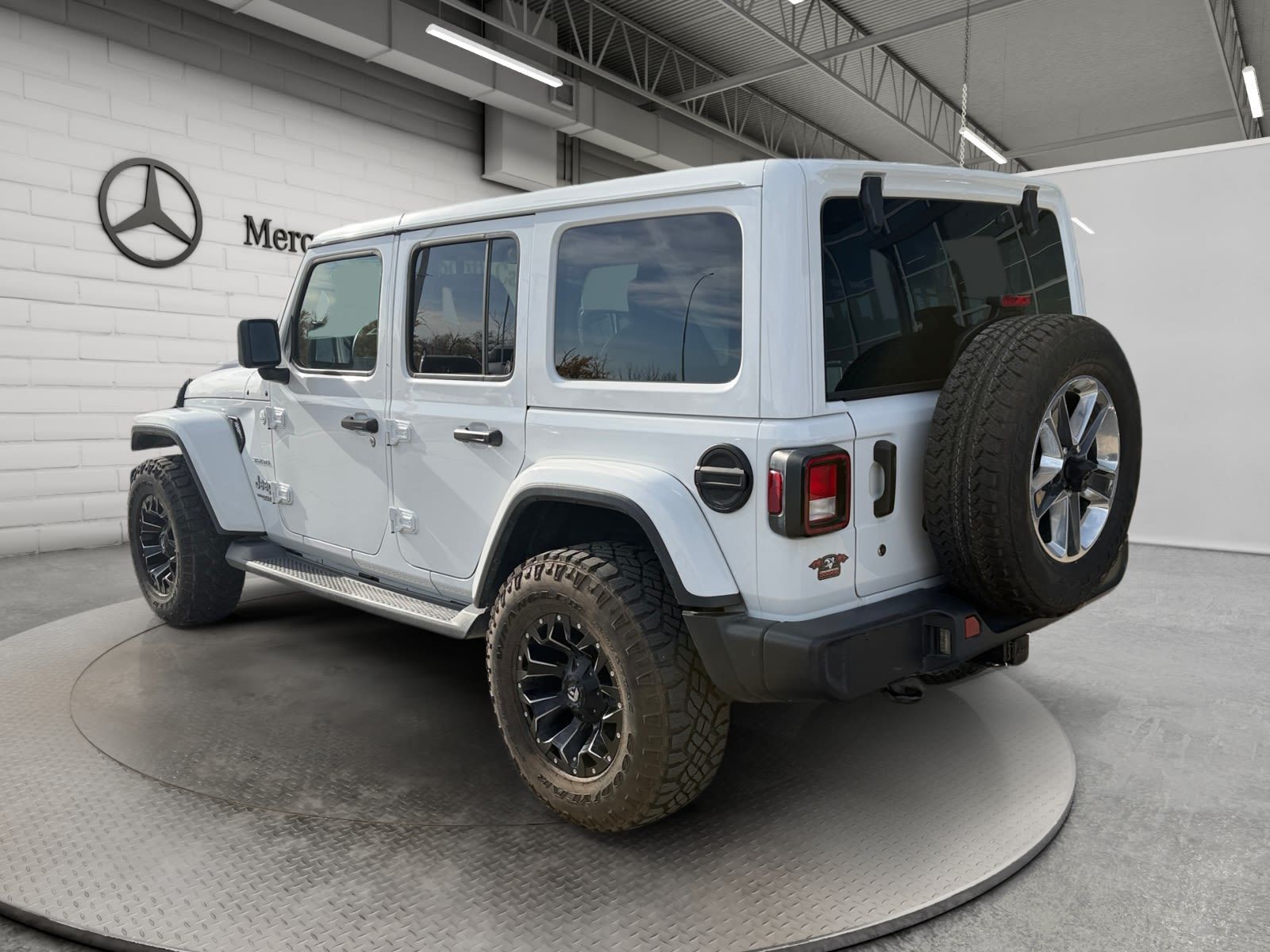 Photo 2019 Jeep Wrangler Unlimited Sahara #4