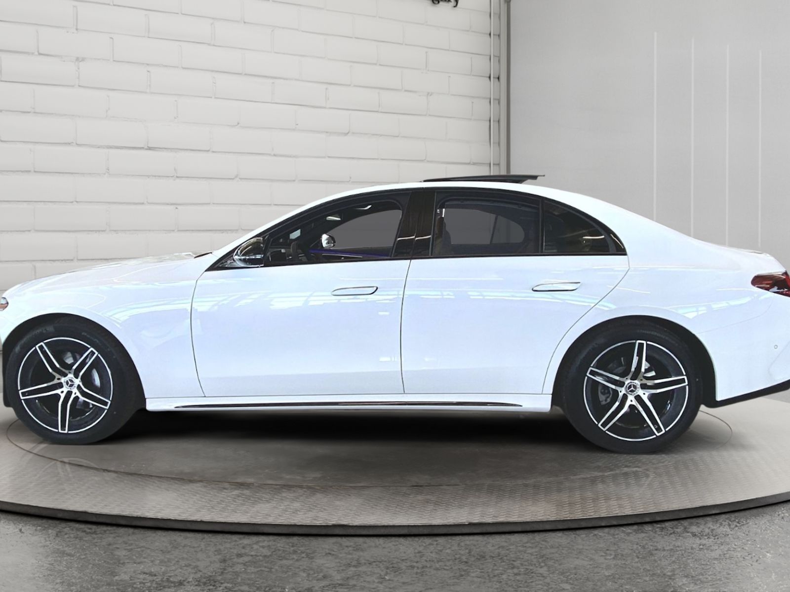 Photo 2026 Mercedes-Benz E-Class 350 4MATIC Sedan #6