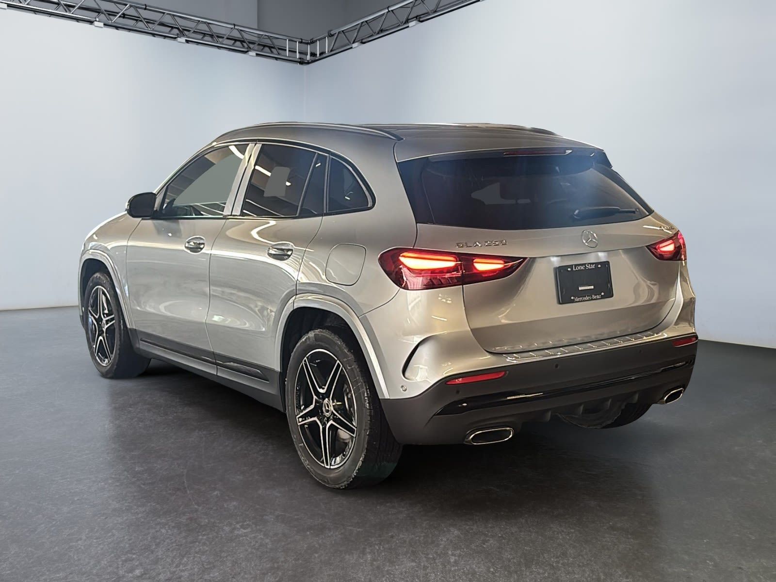 Photo 2026 Mercedes-Benz GLA 250 4MATIC SUV #4