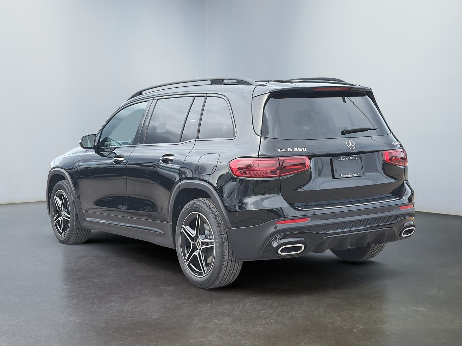 Photo 2026 Mercedes-Benz GLB 250 4MATIC SUV #4