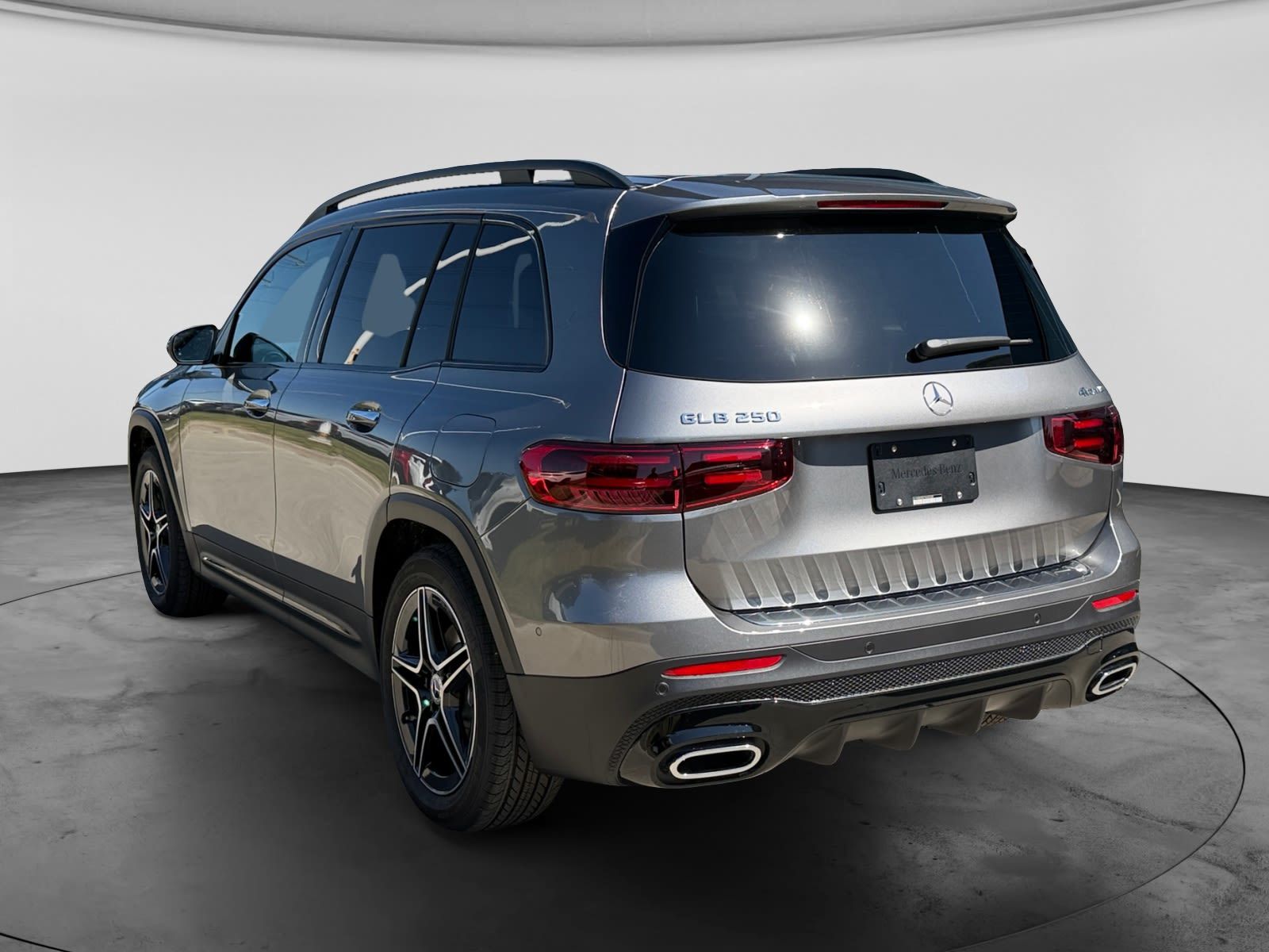 Photo 2026 Mercedes-Benz GLB 250 4MATIC SUV #7