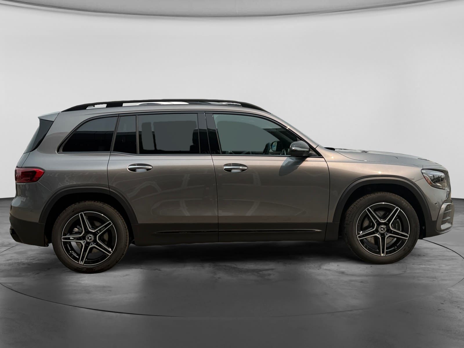 Photo 2026 Mercedes-Benz GLB 250 4MATIC SUV #4