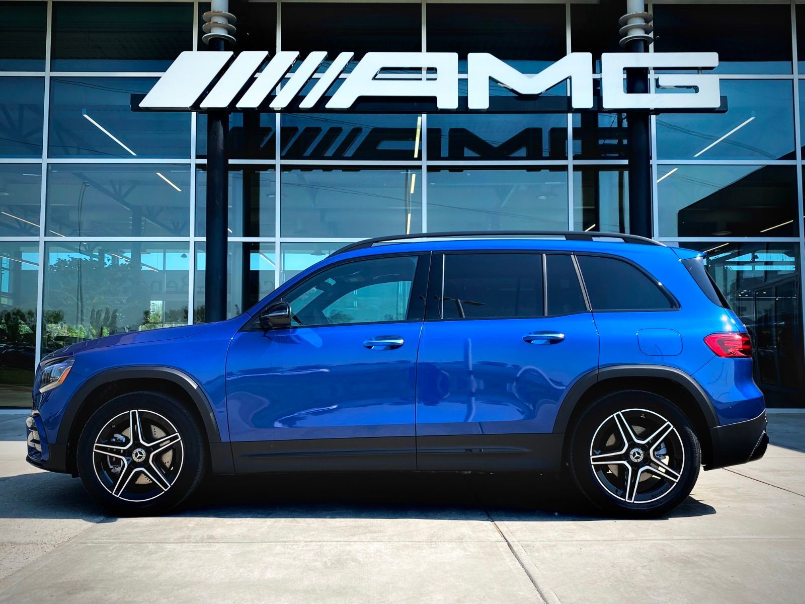 Photo 2026 Mercedes-Benz GLB 250 4MATIC SUV #8