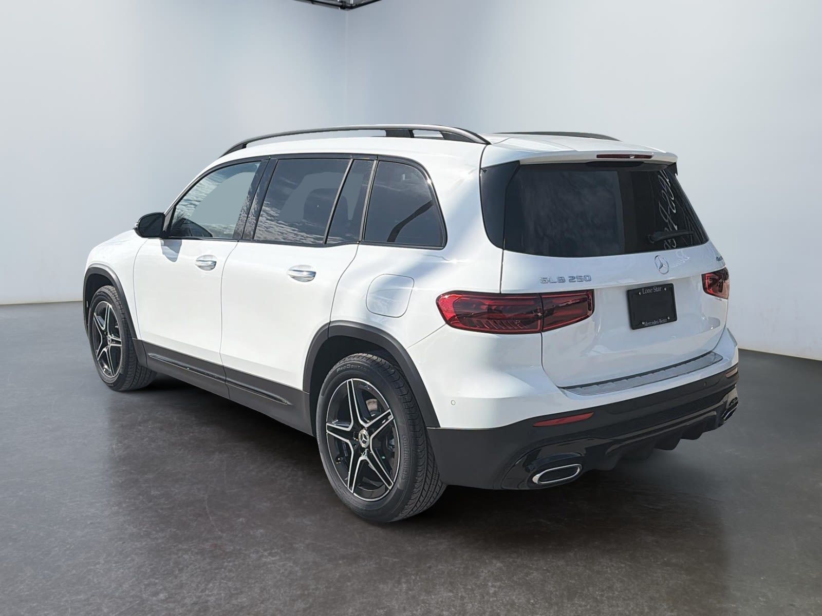 Photo 2026 Mercedes-Benz GLB 250 4MATIC SUV #4