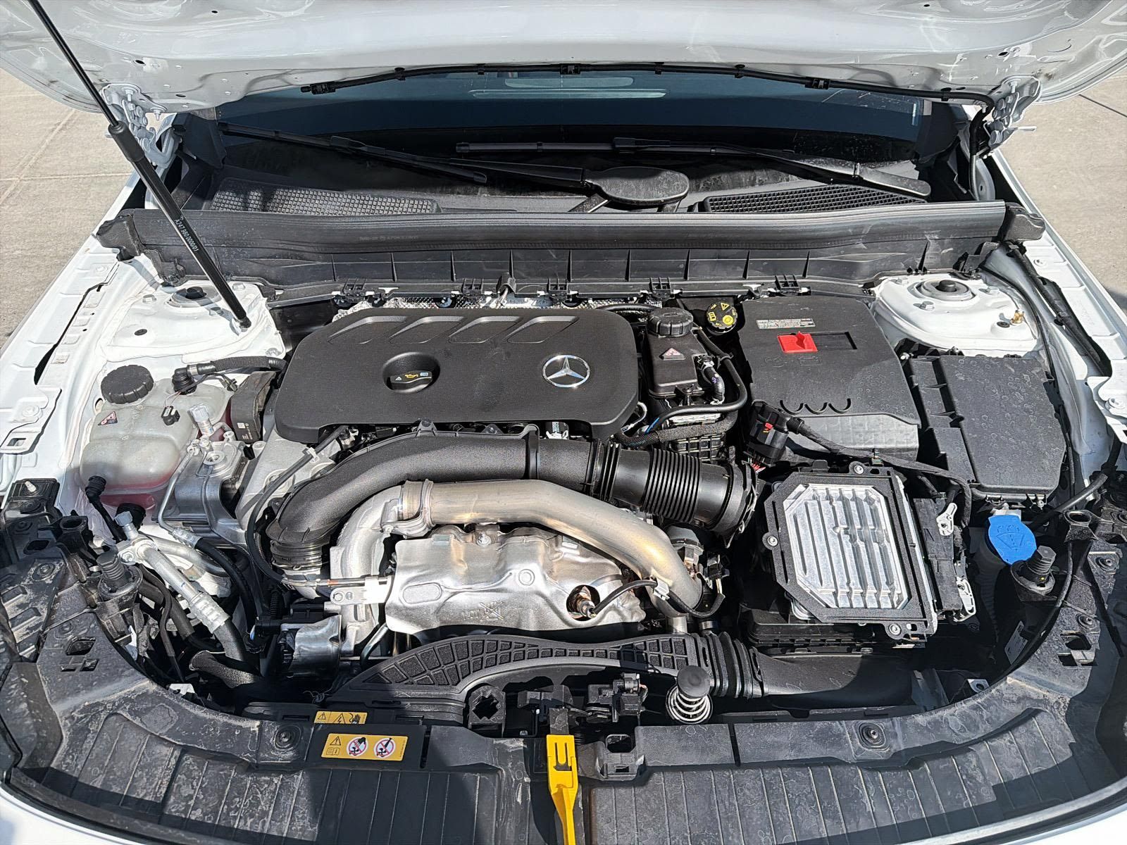 Photo 2026 Mercedes-Benz GLB 250 4MATIC SUV #8