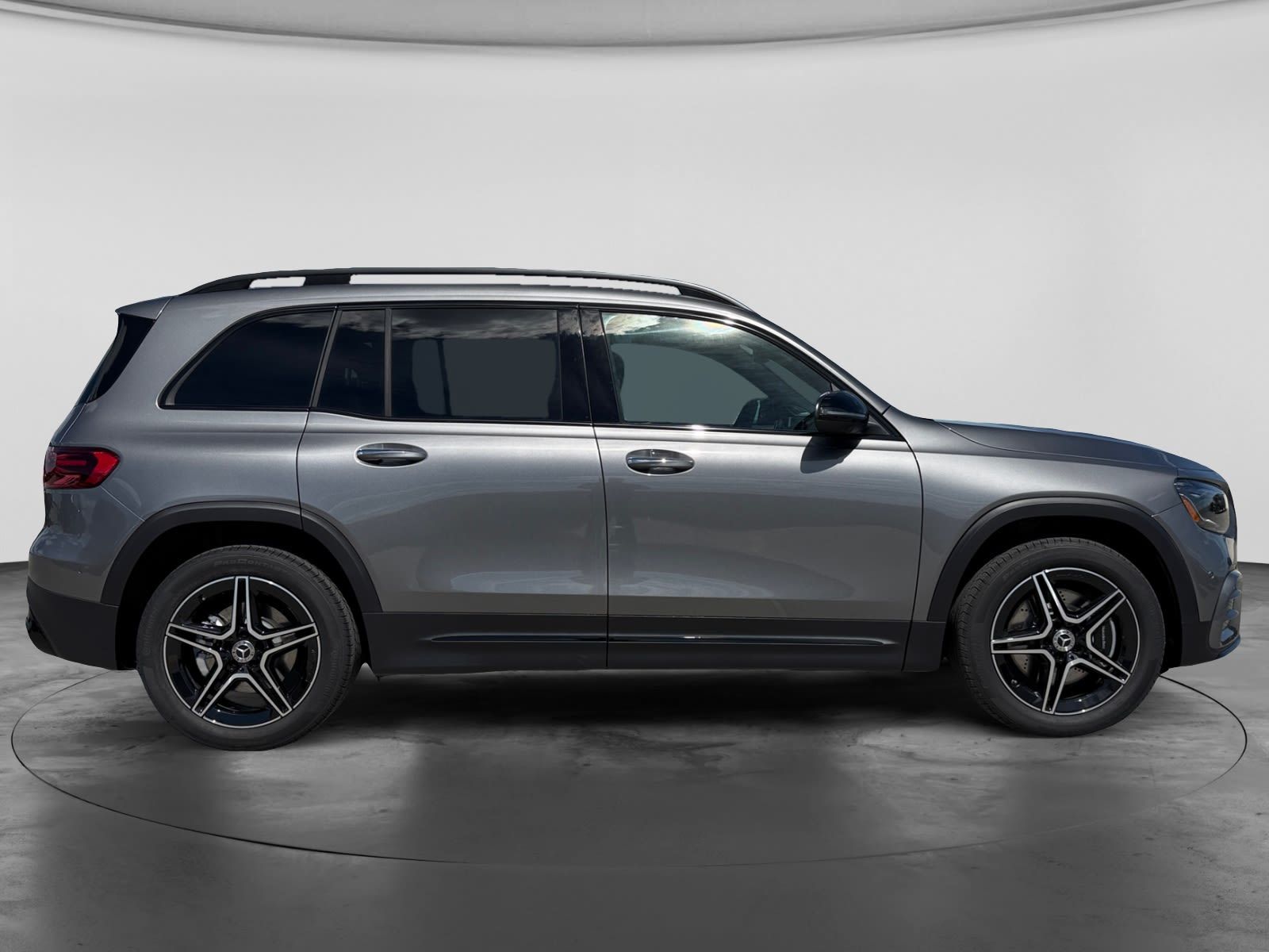 Photo 2026 Mercedes-Benz GLB 250 4MATIC SUV #4