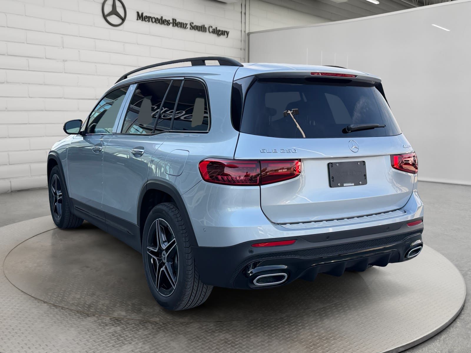 Photo 2026 Mercedes-Benz GLB 250 4MATIC SUV #7