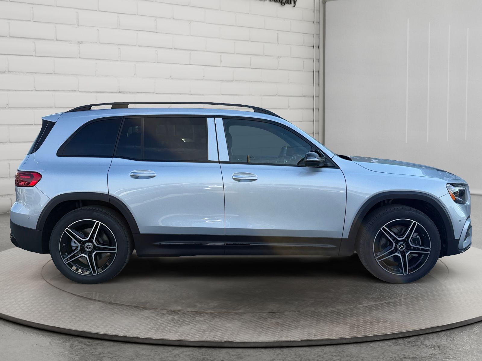 Photo 2026 Mercedes-Benz GLB 250 4MATIC SUV #4