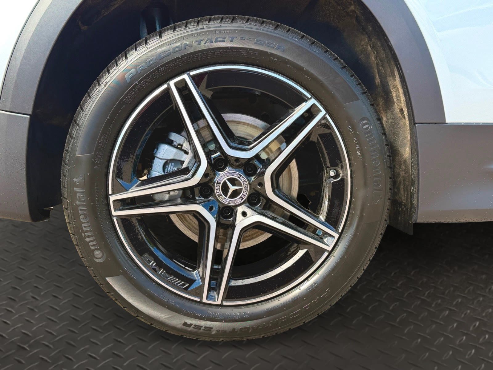 Photo 2026 Mercedes-Benz GLB 250 4MATIC SUV #3
