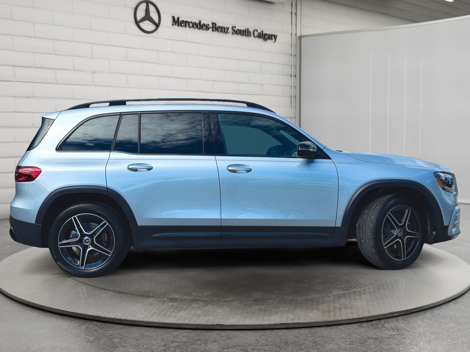 Photo 2026 Mercedes-Benz GLB 250 4MATIC SUV #4