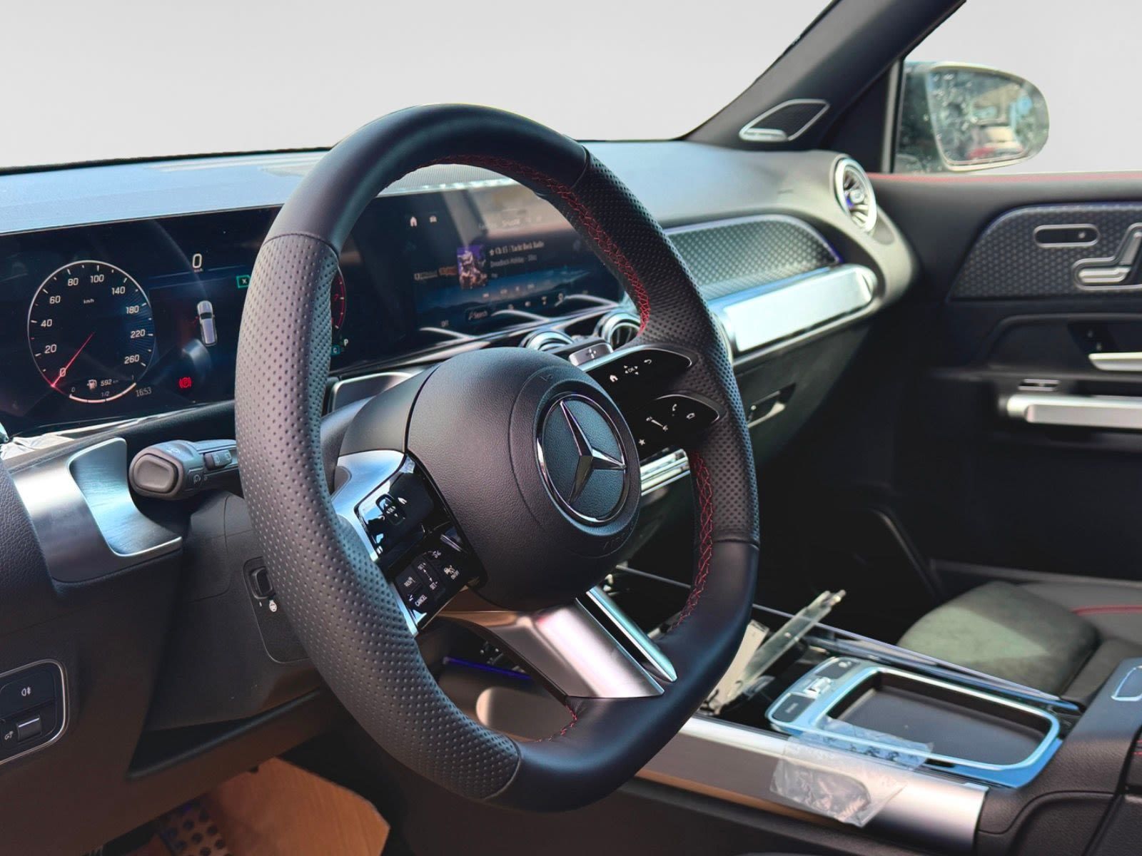 Photo 2026 Mercedes-Benz GLB 250 4MATIC SUV #8