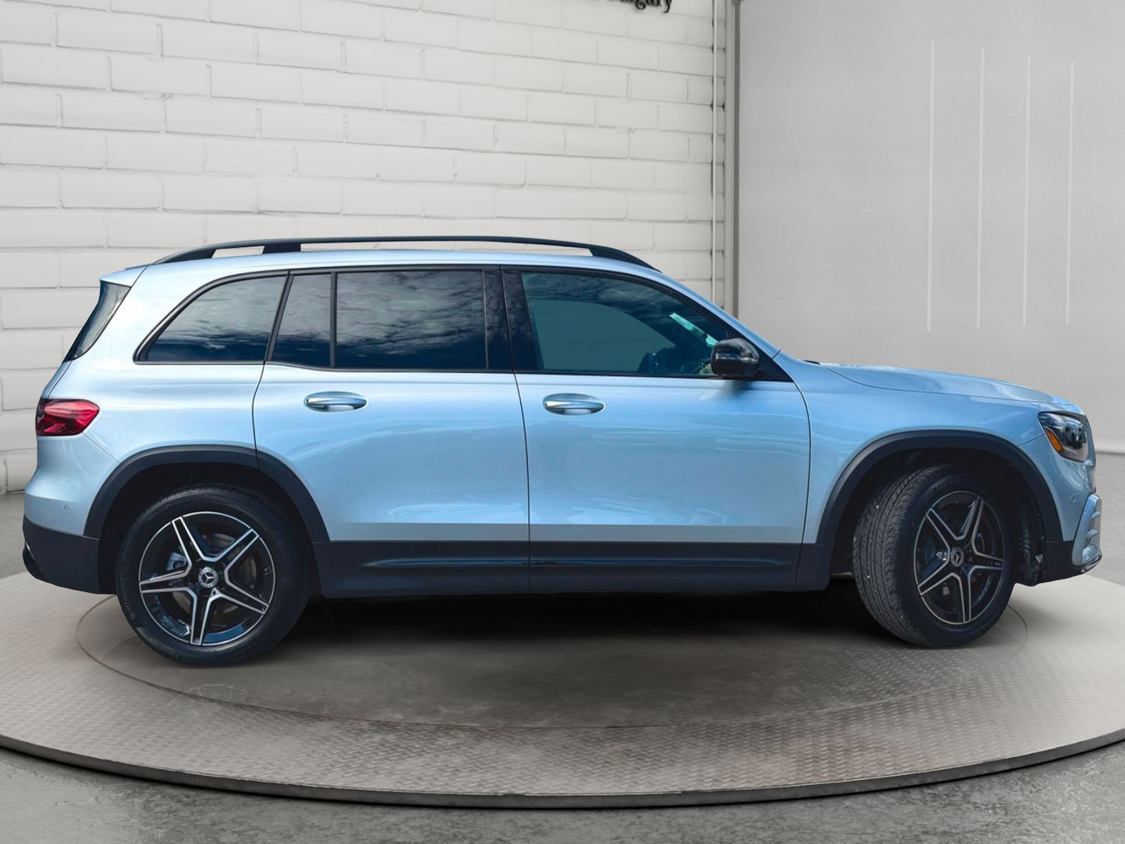 Photo 2026 Mercedes-Benz GLB 250 4MATIC SUV #4