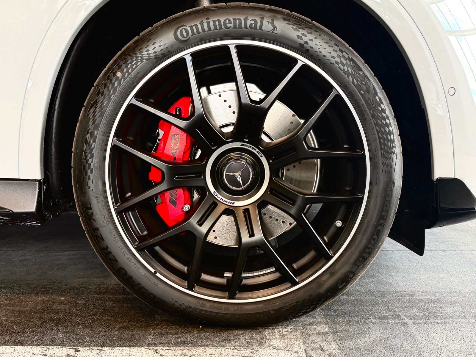 Photo 2025 Mercedes-Benz GLC AMG 63 4MATIC SUV #4