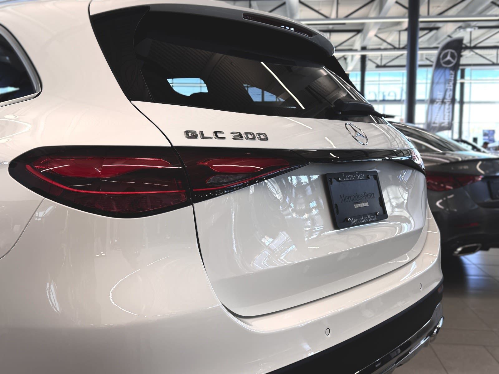 Photo 2026 Mercedes-Benz GLC 300 4MATIC SUV #8