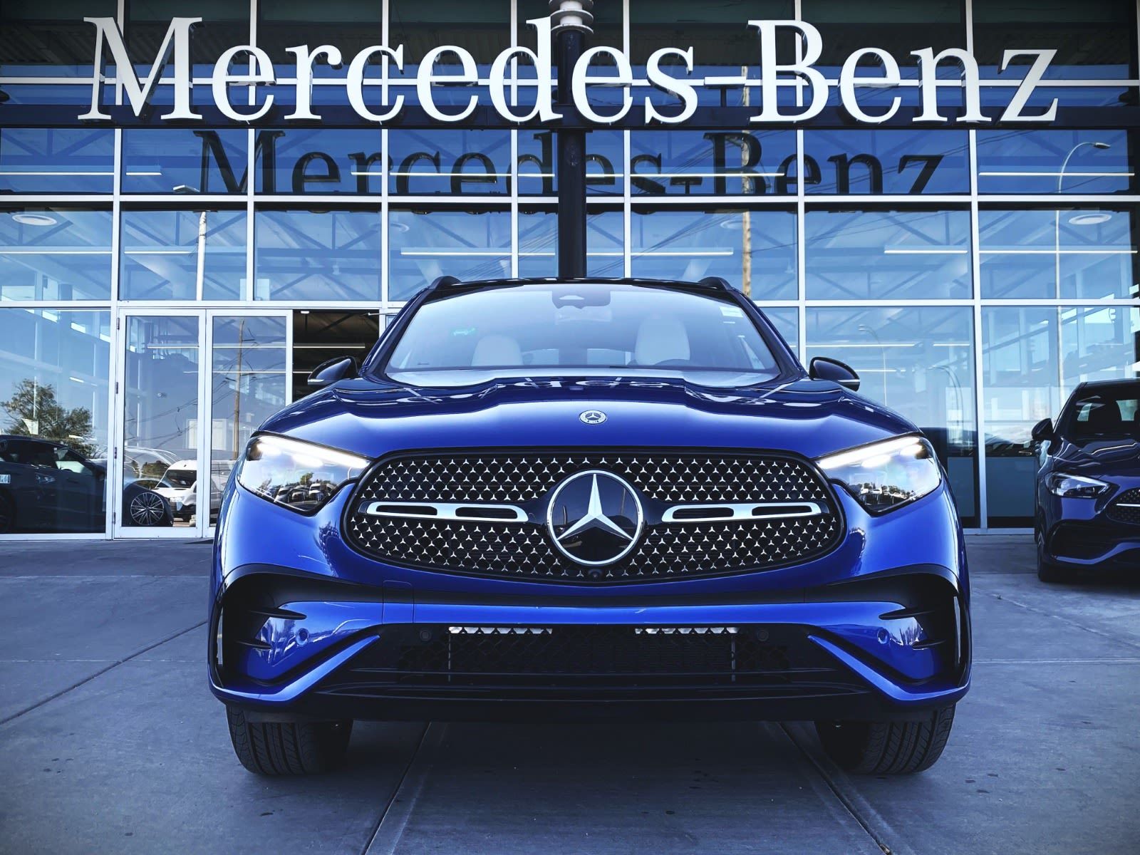 Photo 2026 Mercedes-Benz GLC 300 4MATIC SUV #2