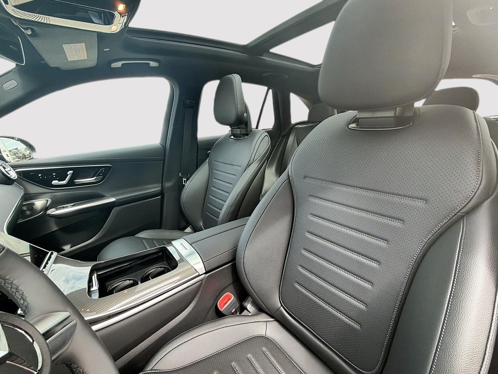 Photo 2026 Mercedes-Benz GLC 300 4MATIC SUV #7