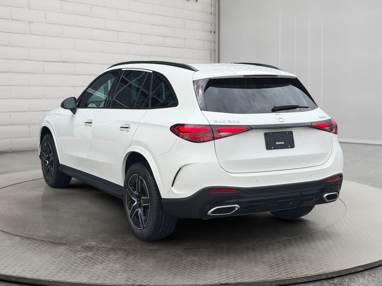 Photo 2027 Mercedes-Benz GLC 300 4MATIC SUV #7