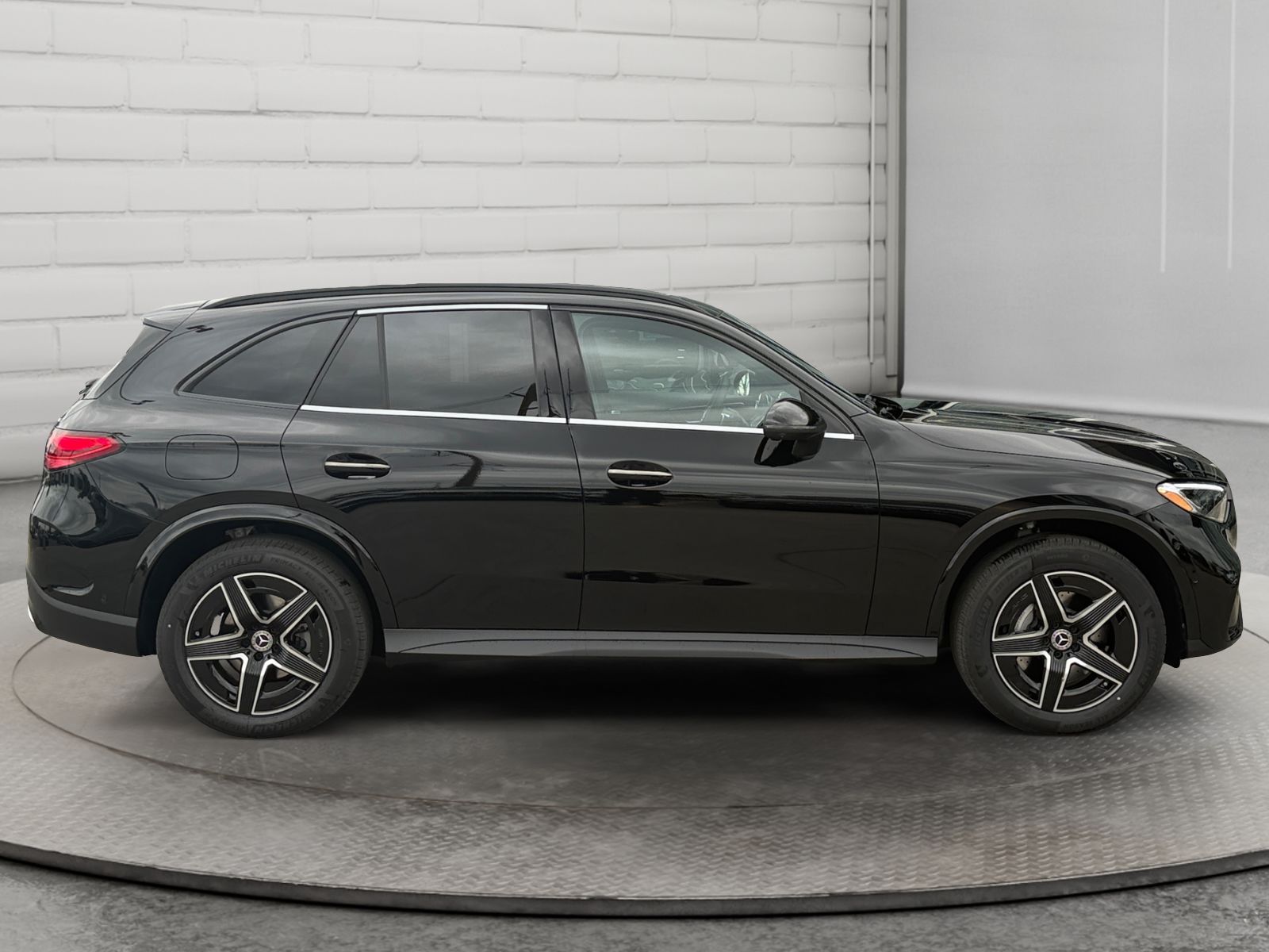 Photo 2027 Mercedes-Benz GLC 300 4MATIC SUV #4