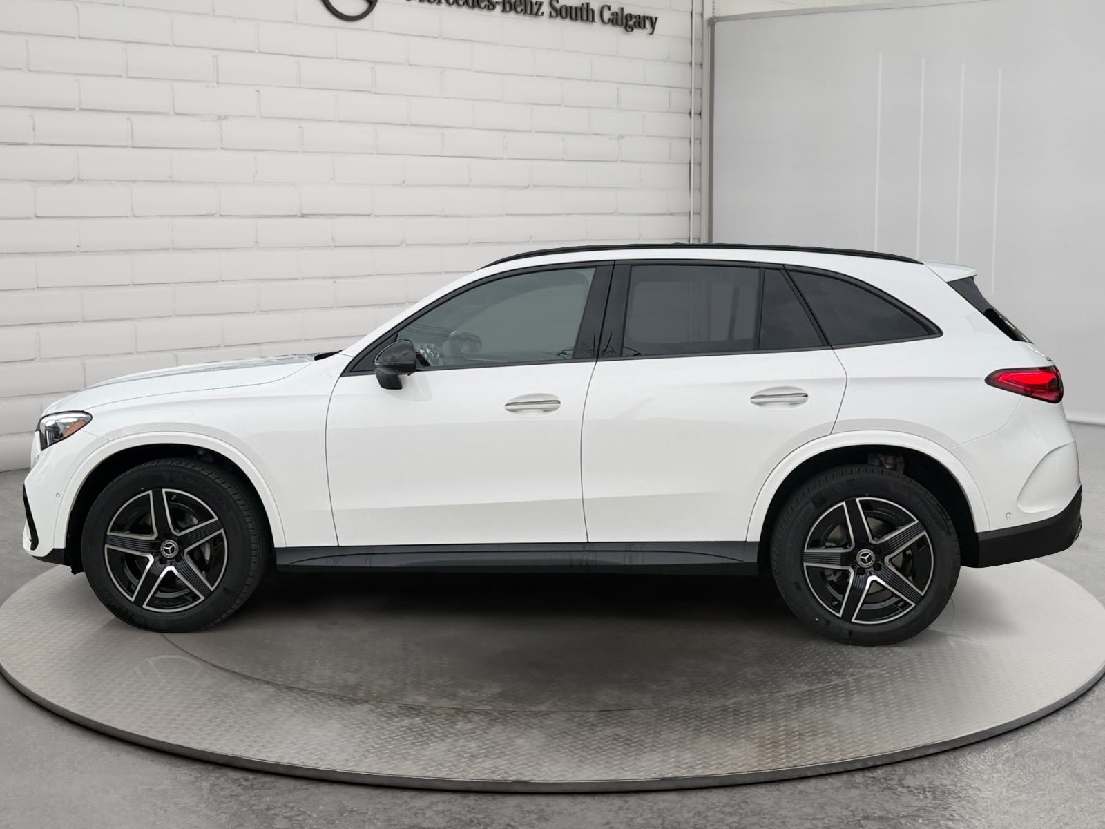 Photo 2027 Mercedes-Benz GLC 300 4MATIC SUV #8