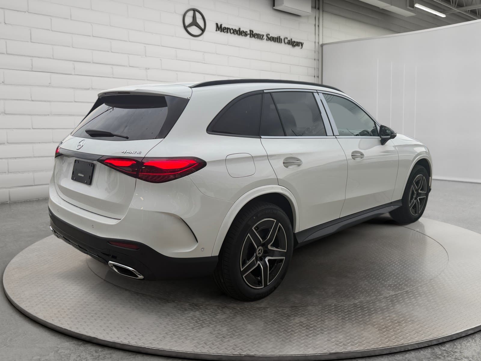 Photo 2027 Mercedes-Benz GLC 300 4MATIC SUV #5