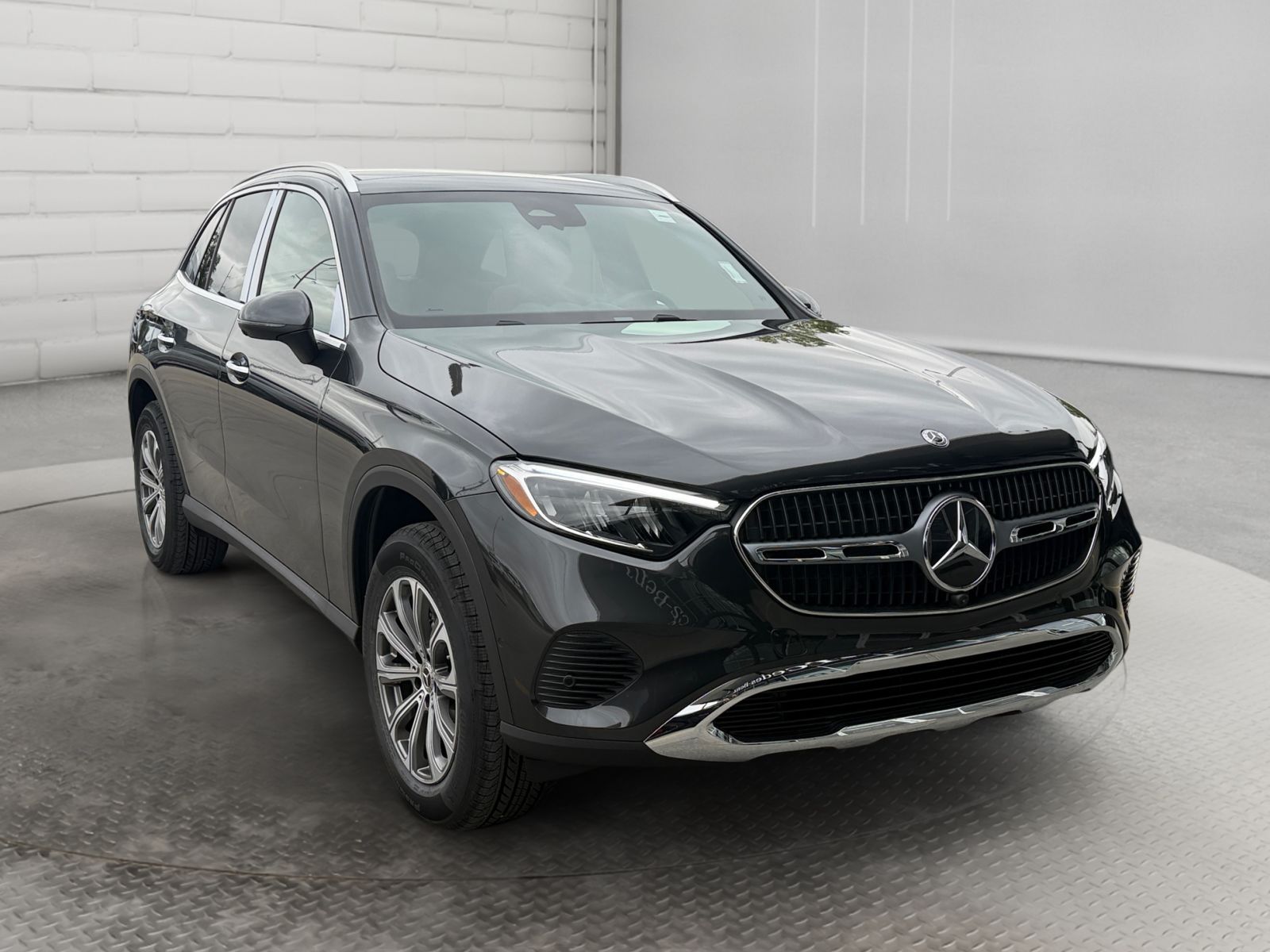 Photo 2027 Mercedes-Benz GLC 300 4MATIC SUV #3