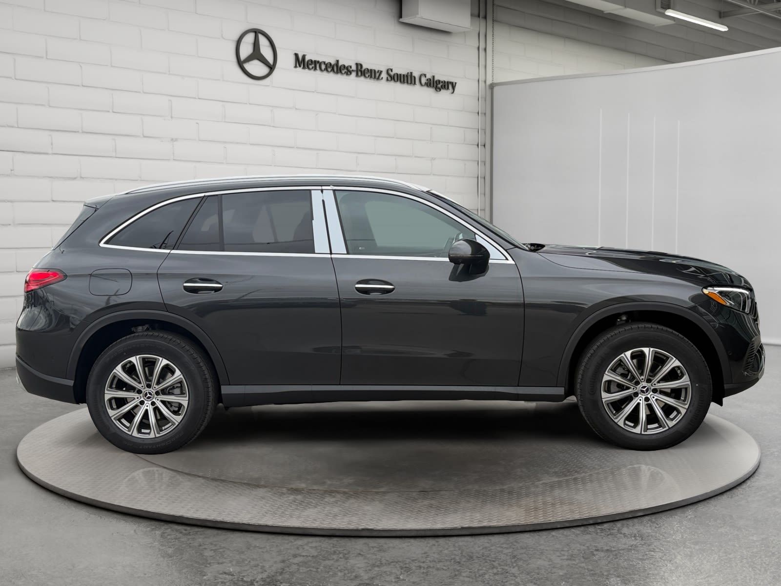 Photo 2027 Mercedes-Benz GLC 300 4MATIC SUV #4