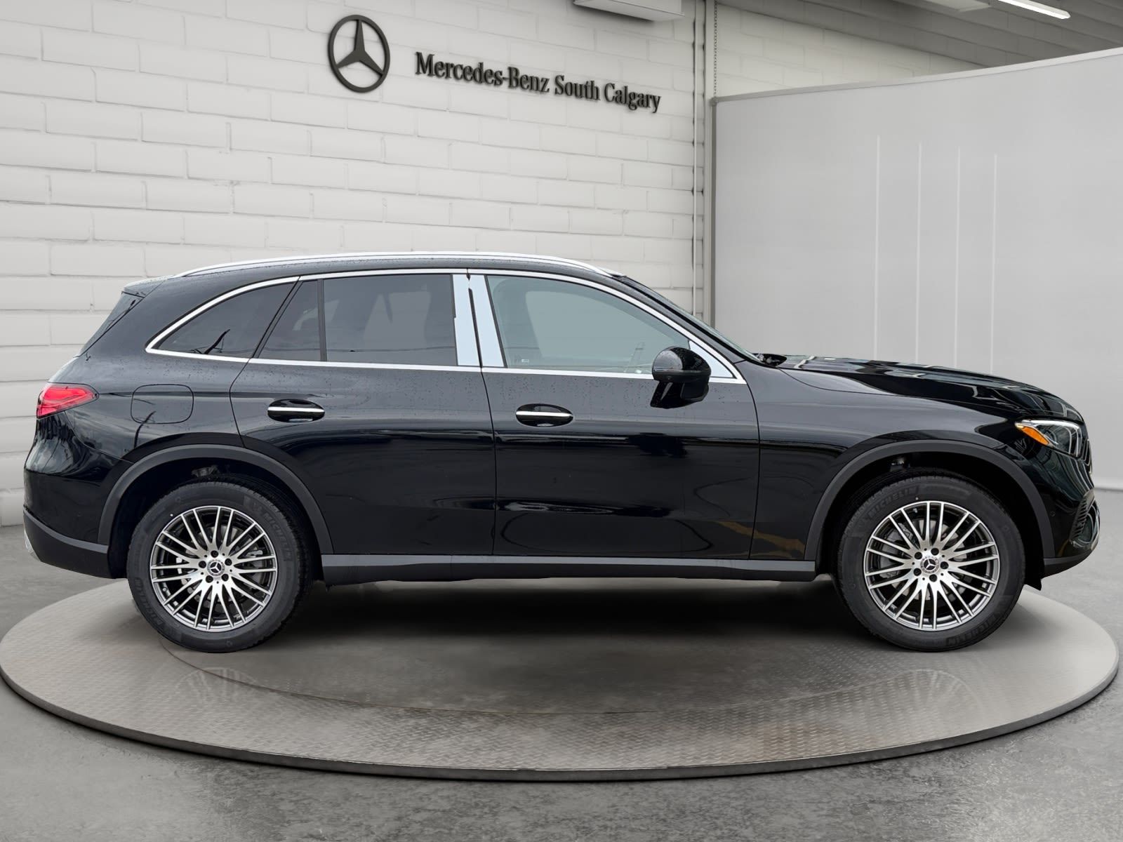 Photo 2027 Mercedes-Benz GLC 300 4MATIC SUV #4