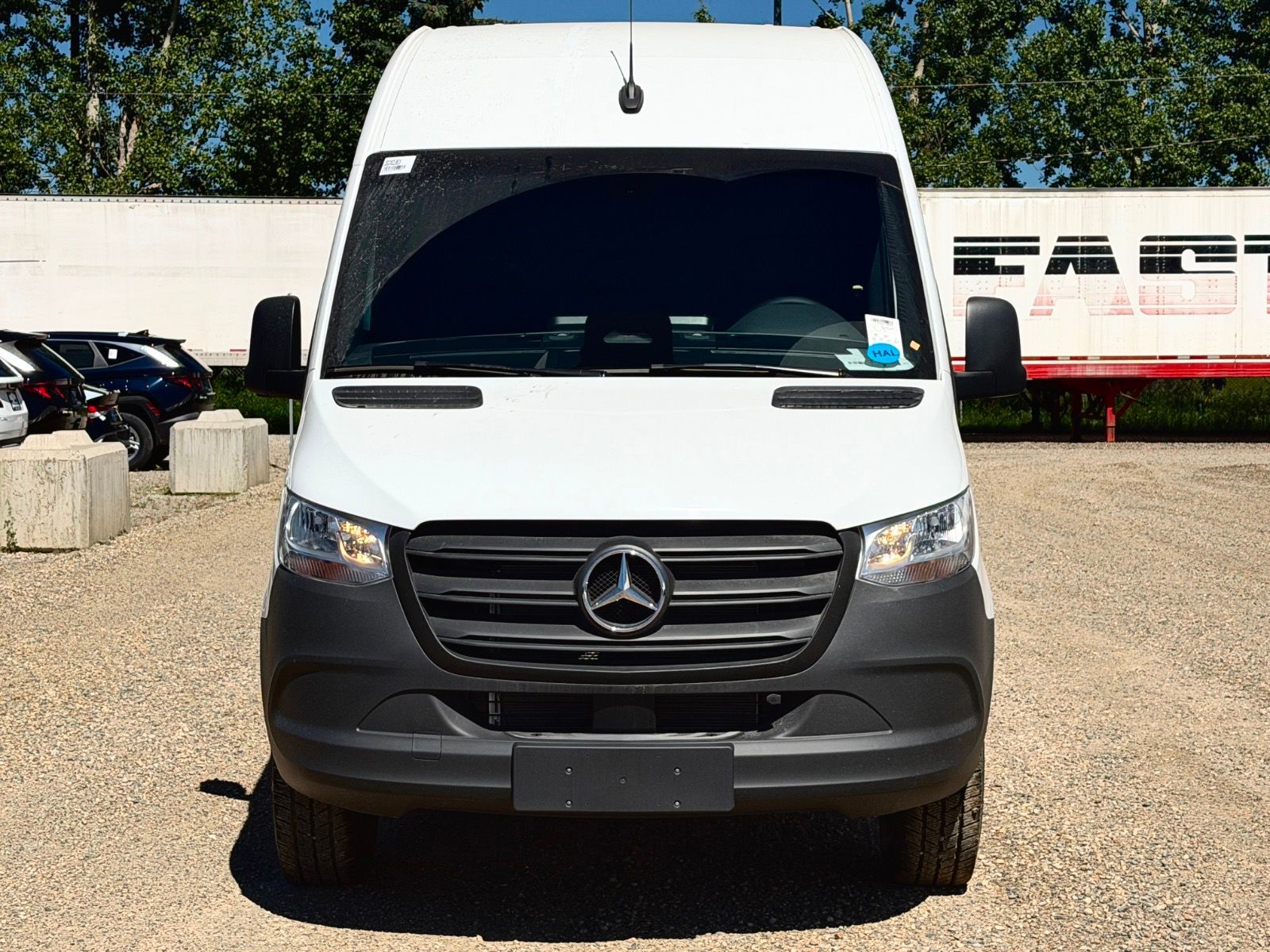 Photo 2026 Mercedes-Benz Sprinter 2500 170 Wheelbase High Roof RWD #2