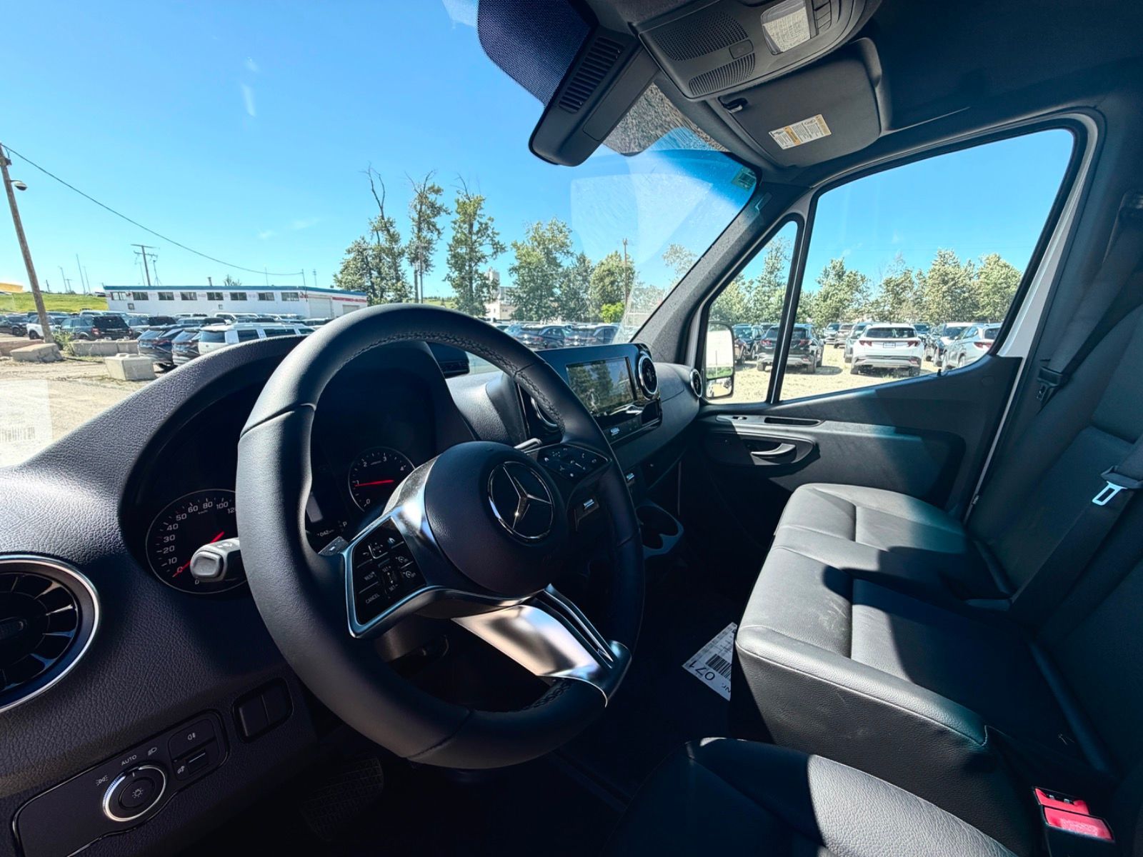 Photo 2026 Mercedes-Benz Sprinter 2500 170 Wheelbase High Roof RWD #8