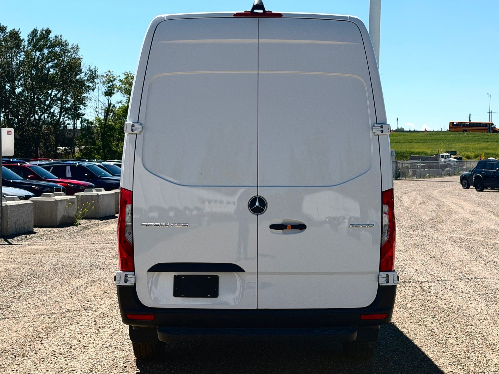 Photo 2026 Mercedes-Benz Sprinter 2500 170 Wheelbase High Roof RWD #5
