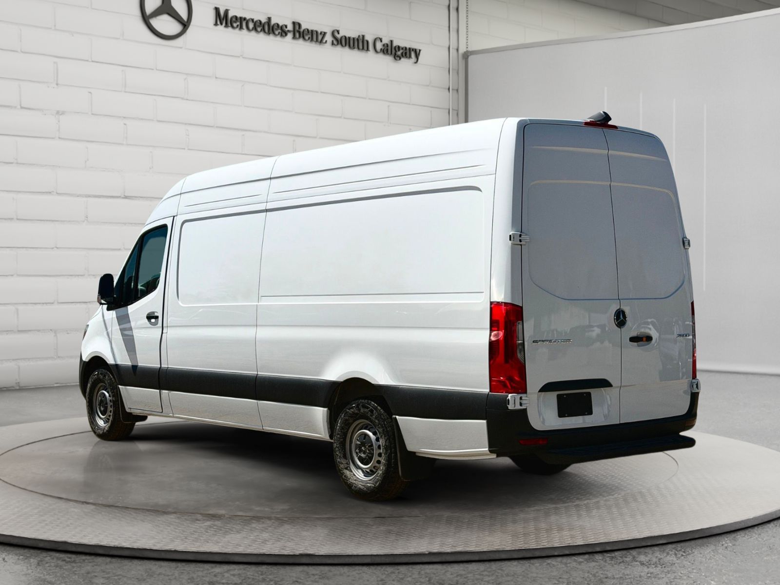 Photo 2026 Mercedes-Benz Sprinter 2500 144 Wheelbase Standard Roof RWD #4