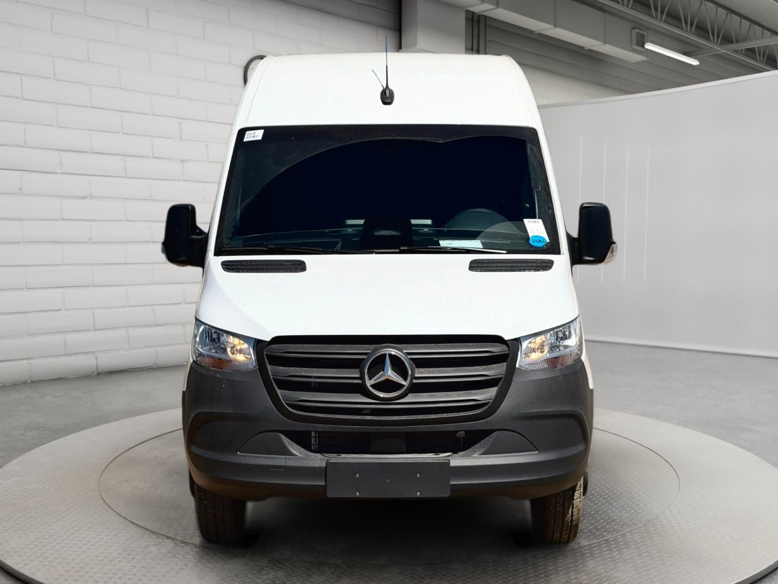 Photo 2026 Mercedes-Benz Sprinter 2500 170 Wheelbase High Roof RWD #2