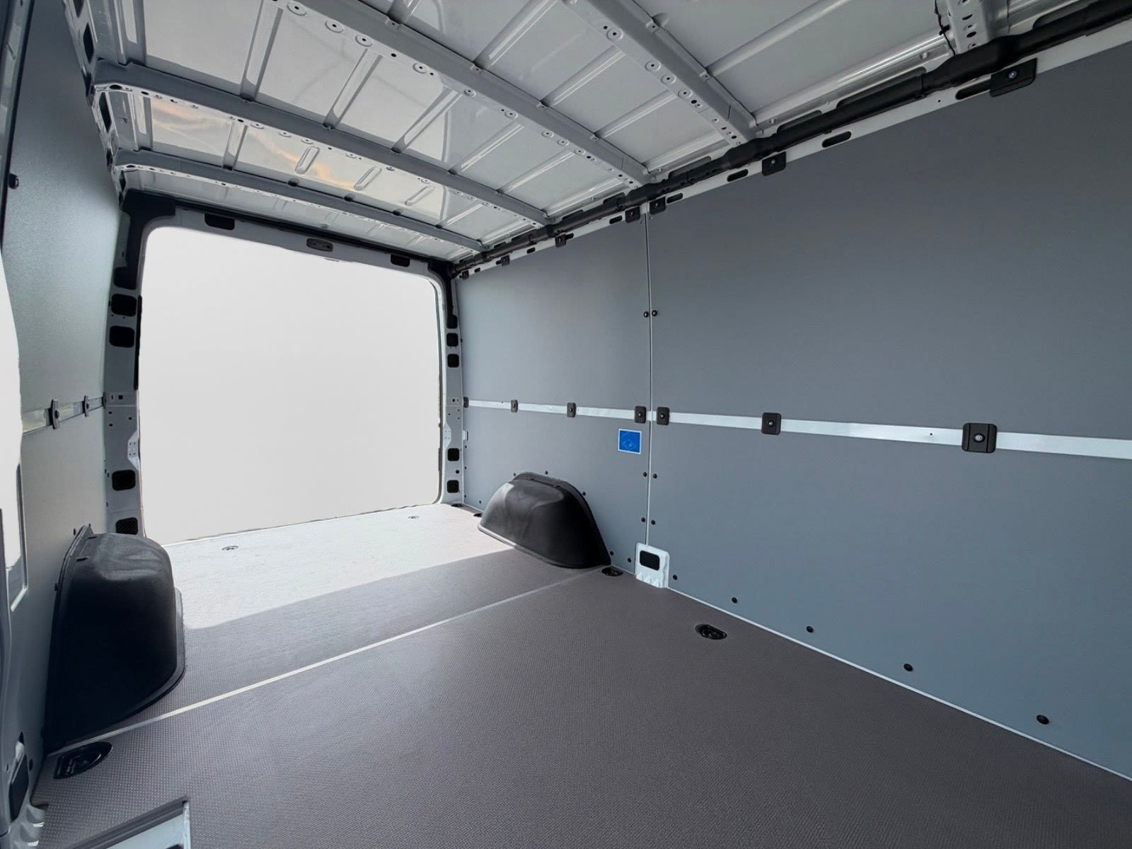 Photo 2026 Mercedes-Benz Sprinter 2500 144 Wheelbase Standard Roof RWD #8