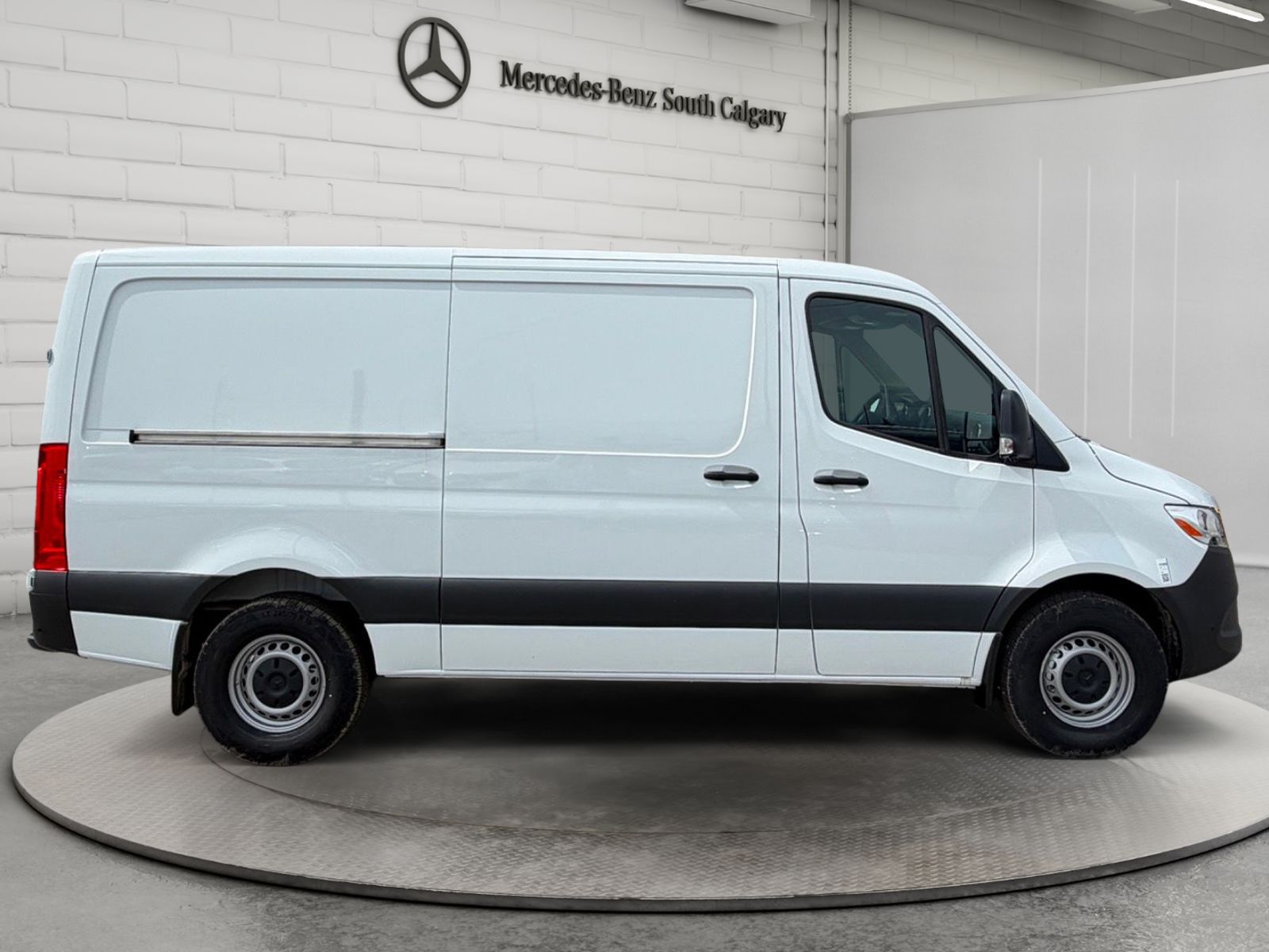 Photo 2026 Mercedes-Benz Sprinter 2500 144 Wheelbase Standard Roof RWD #3