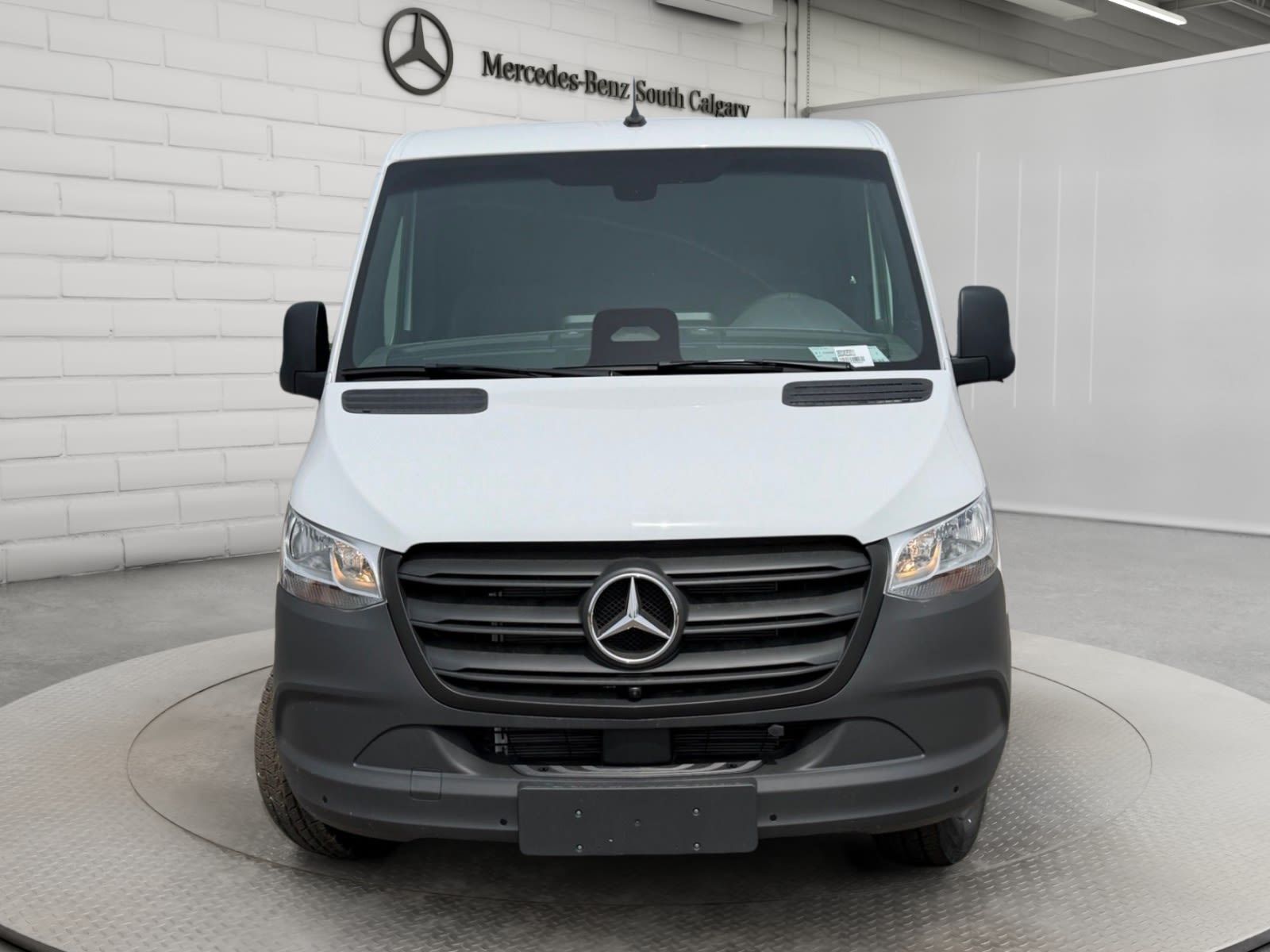 Photo 2026 Mercedes-Benz Sprinter 2500 144 Wheelbase Standard Roof RWD #2