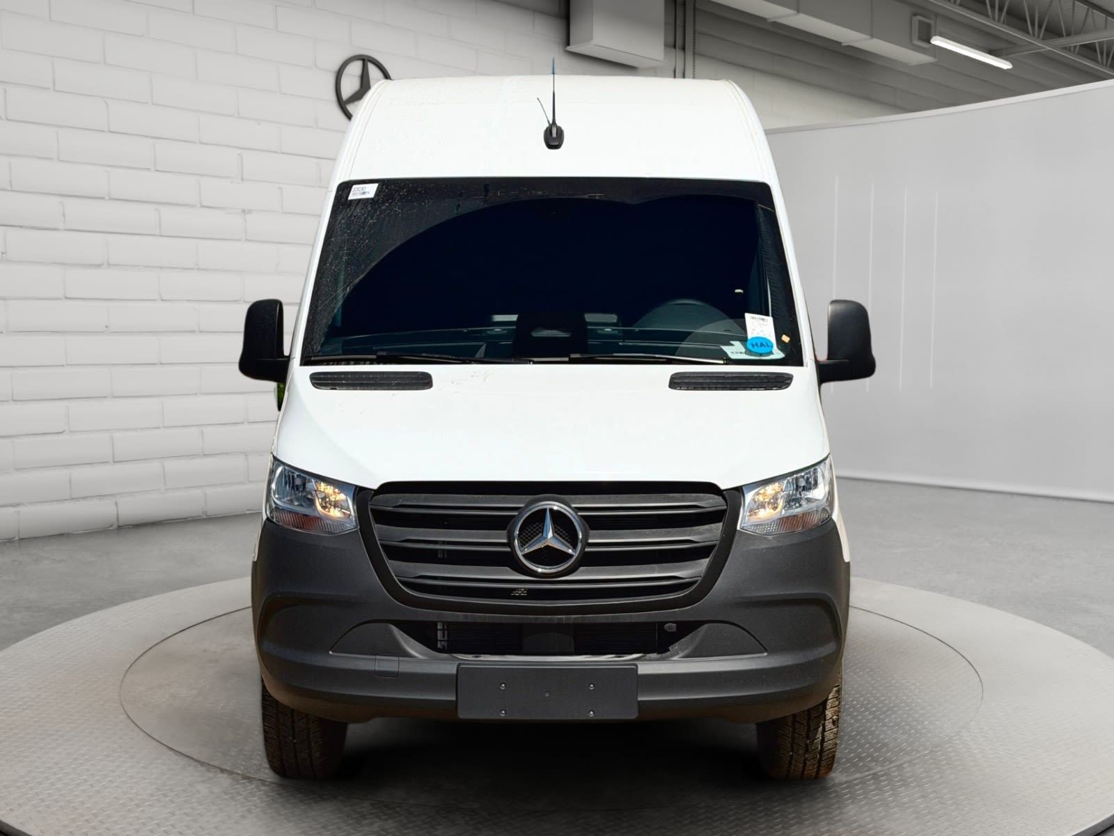 Photo 2026 Mercedes-Benz Sprinter 2500 170 Wheelbase High Roof RWD #2