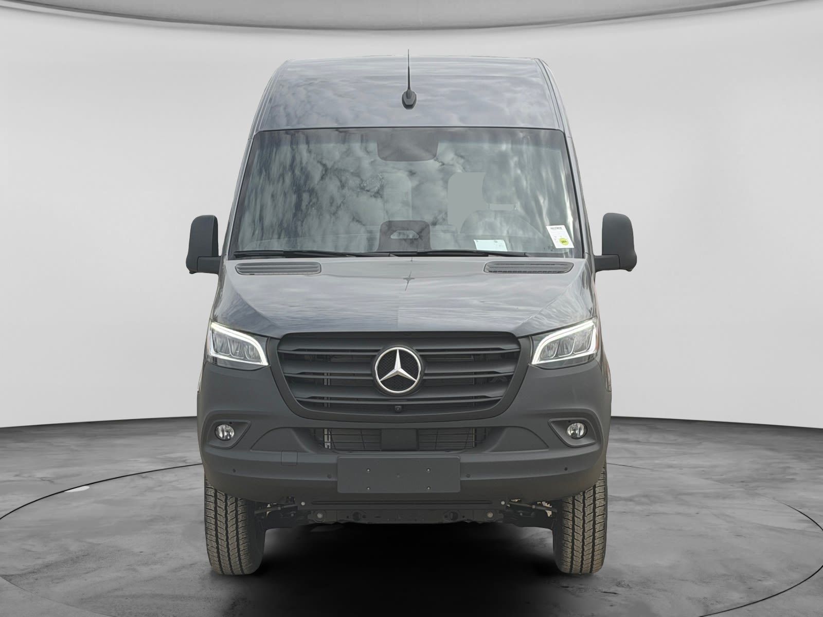Photo 2026 Mercedes-Benz Sprinter 2500 144 Wheelbase Standard Roof AWD #2