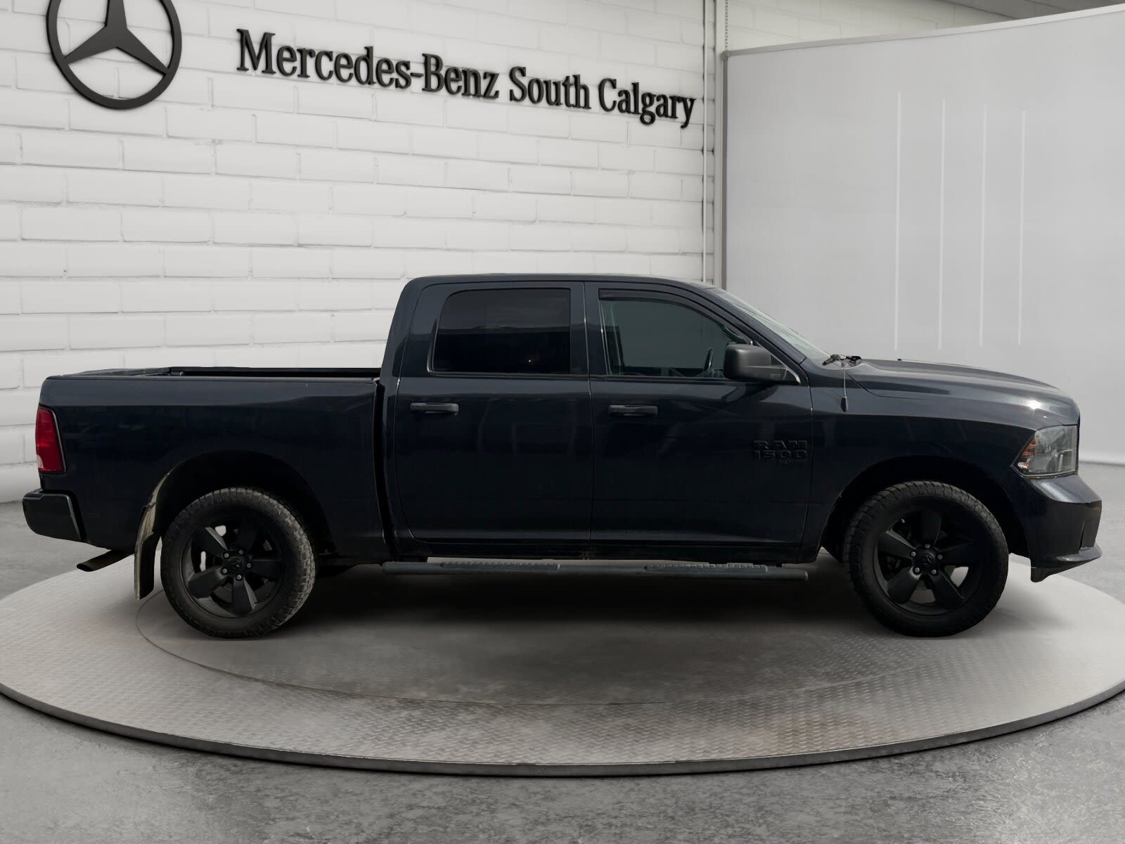 Photo 2021 Ram 1500 Classic Express #4