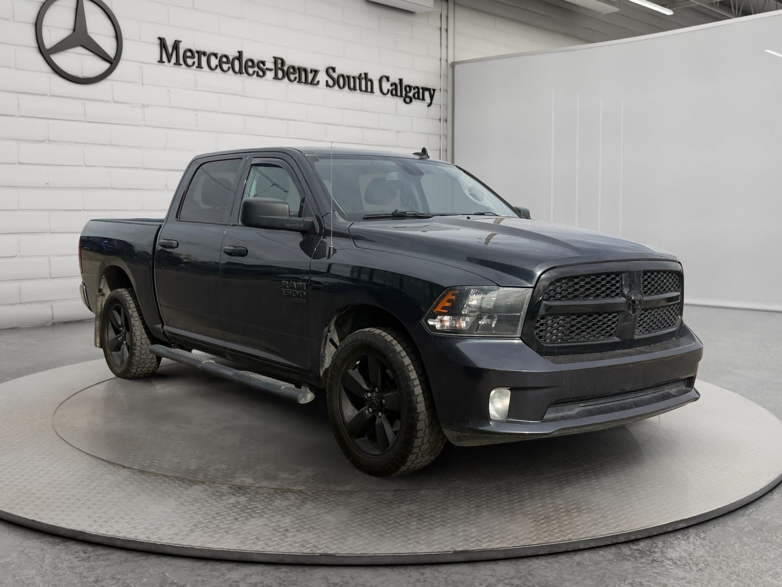 Photo 2021 Ram 1500 Classic Express #3