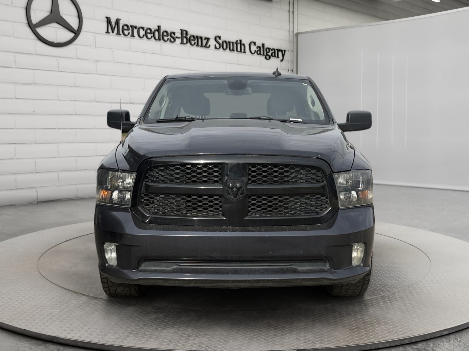 Photo 2021 Ram 1500 Classic Express #2