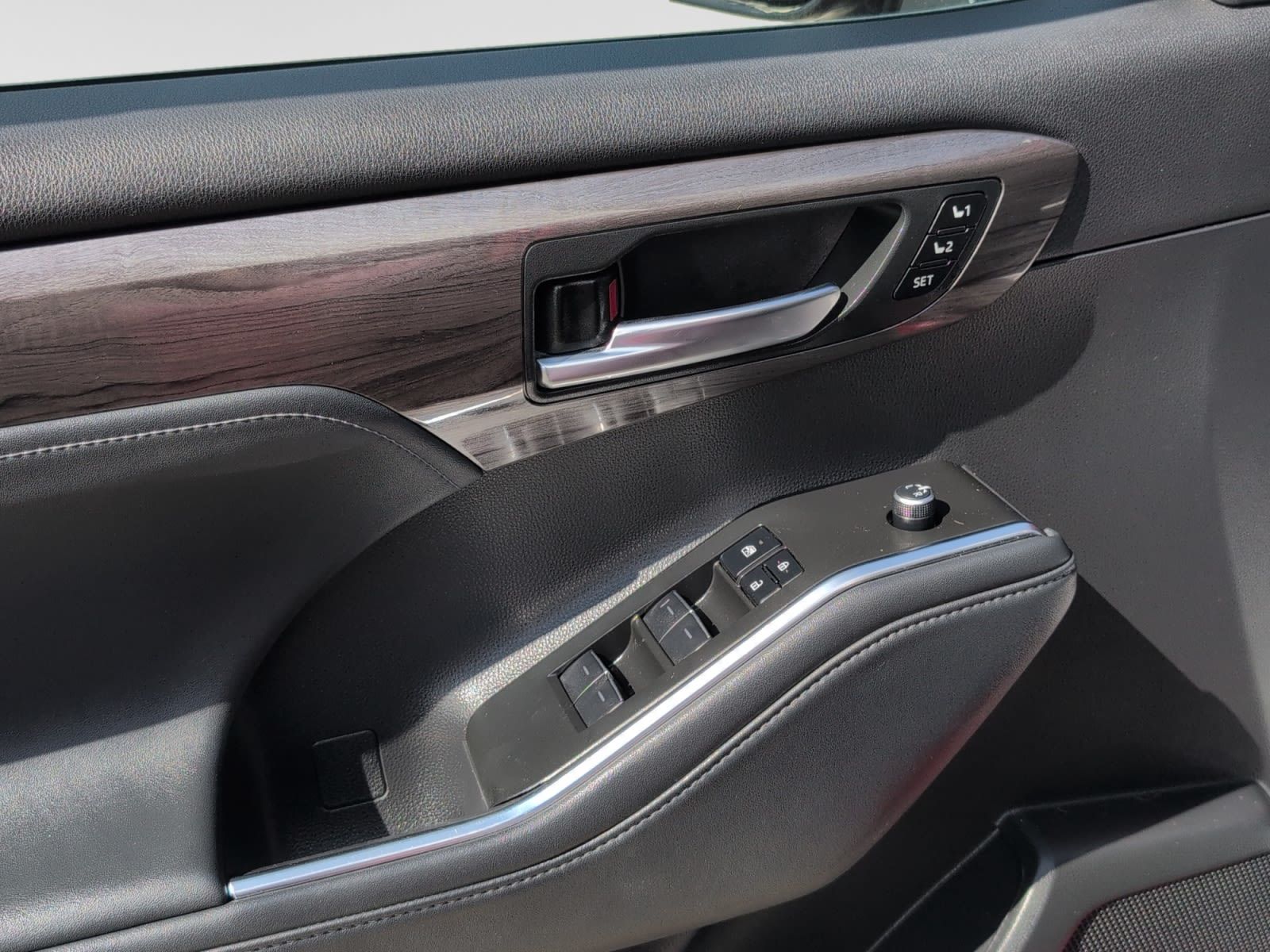 Photo 2022 Toyota Highlander Limited #8