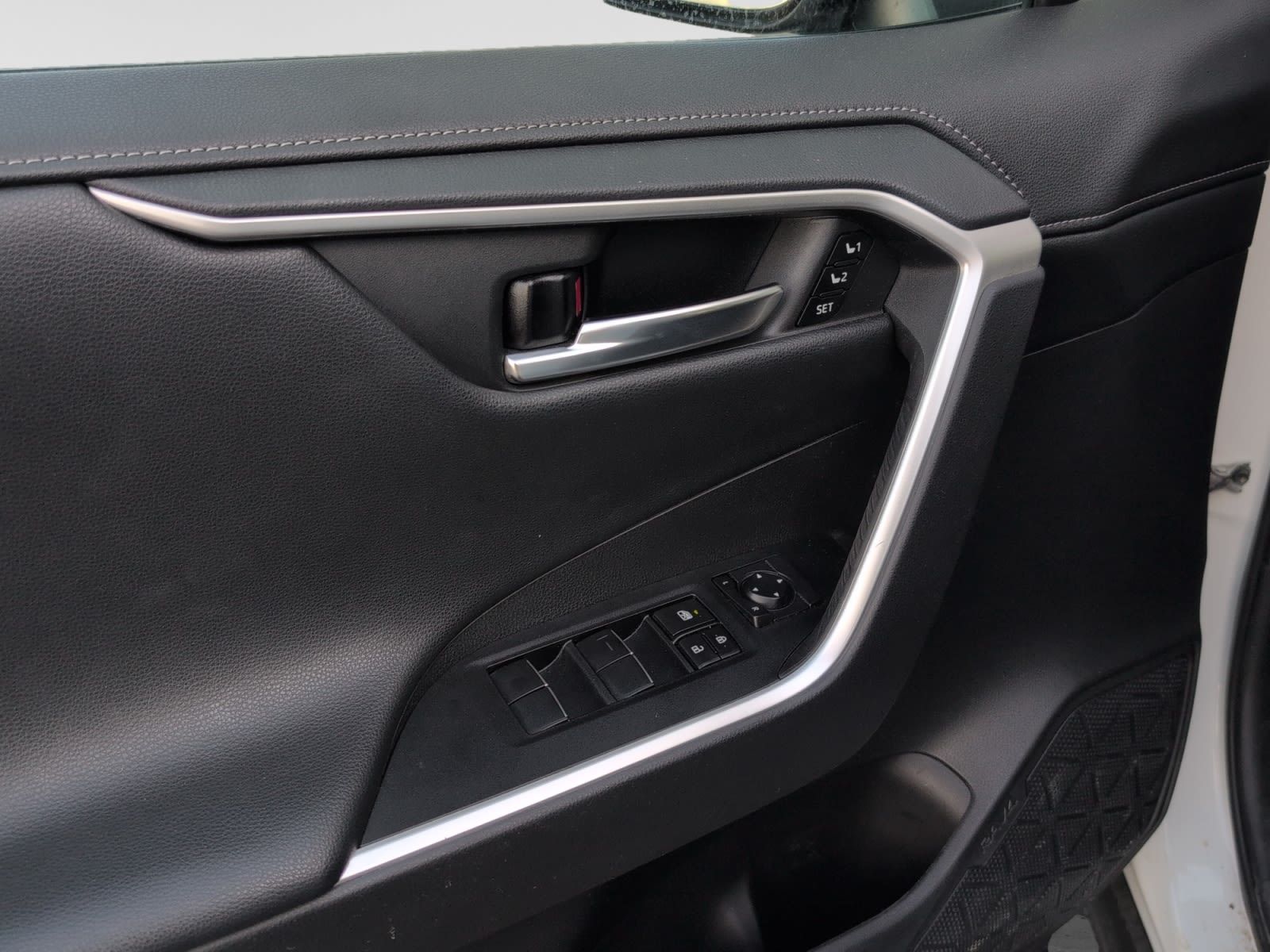 Photo 2021 Toyota RAV4 Limited #8