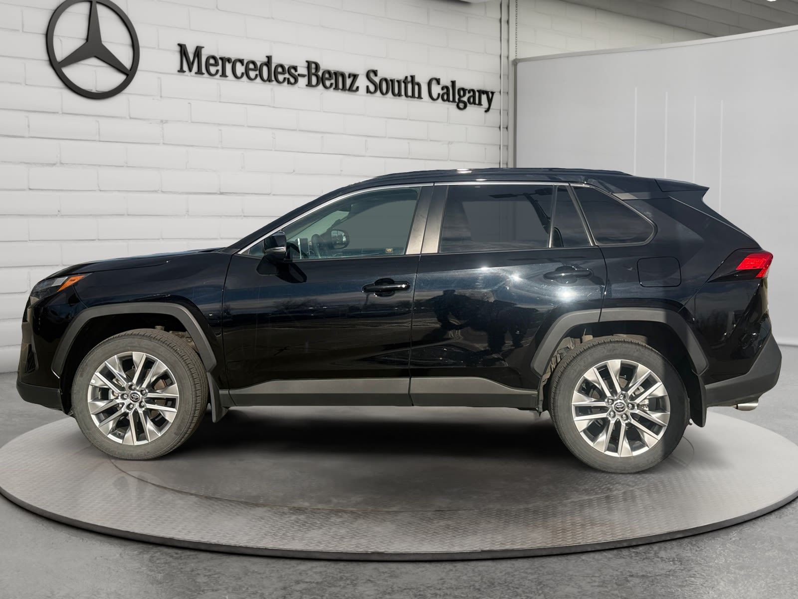 Photo 2023 Toyota RAV4 XLE #8