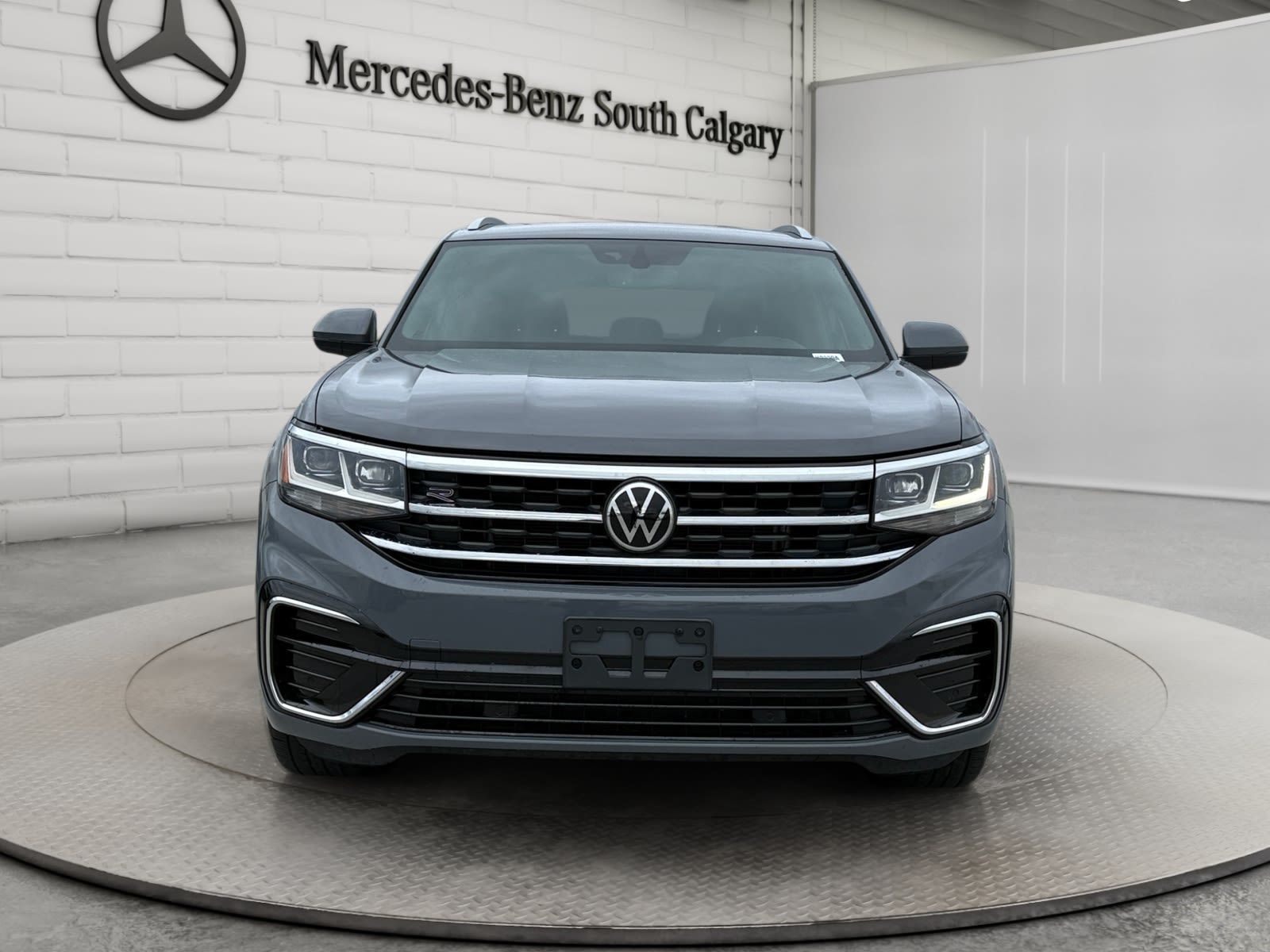 Photo 2021 Volkswagen Atlas Cross Sport 3.6L V6 SE w/Technology R-Line #2
