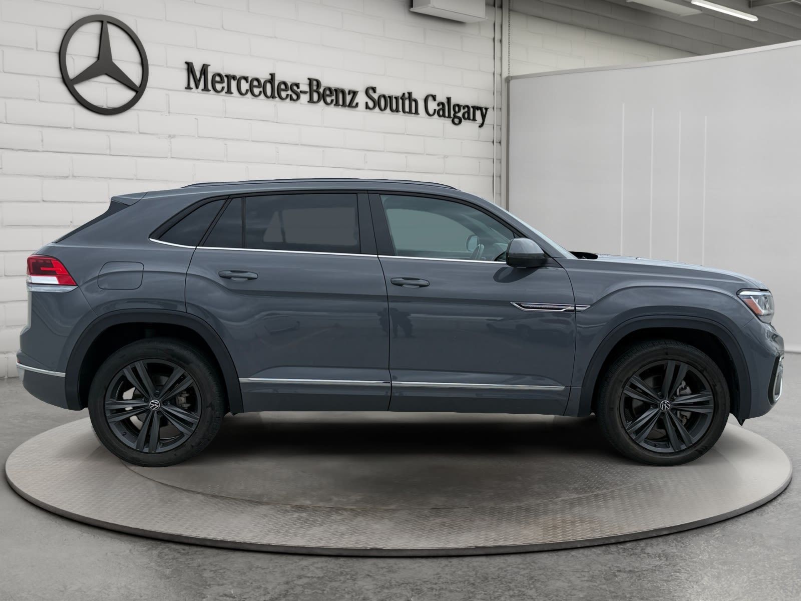 Photo 2021 Volkswagen Atlas Cross Sport 3.6L V6 SE w/Technology R-Line #4