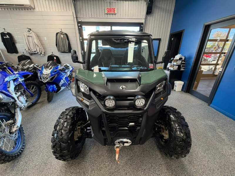 Can Am COMMANDER 700  2023