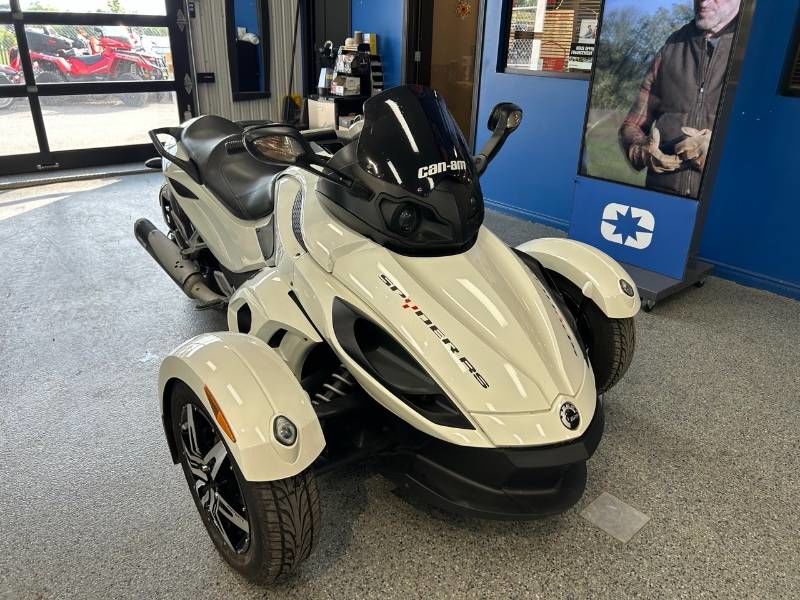 Can Am SPYDER RSS  2010