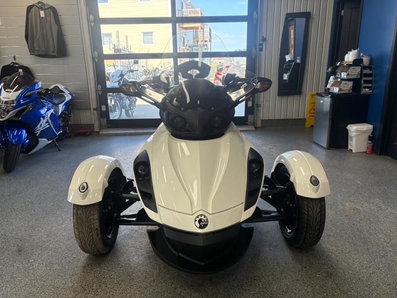 Can Am SPYDER RSS  2010