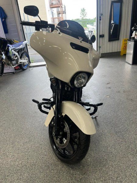 HARLEY DAVIDSON FLHX 107  2022